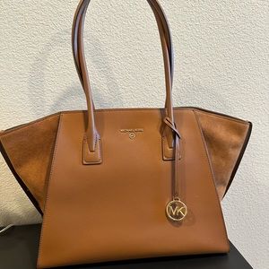 Large Michael kors bag